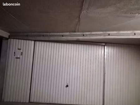 vends box 16 m2 .2 eme sous sol