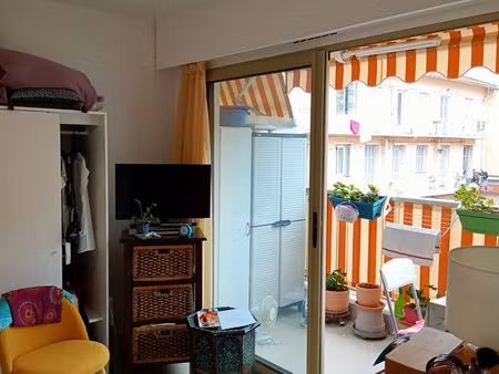 studio coeur musiciens avant dernier etage terrasse est calm parking cave