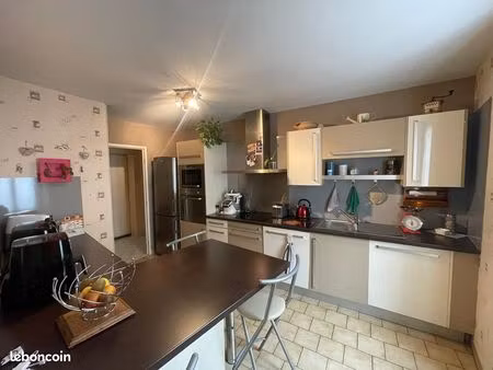 à louer – appartement 80 m² avec ascenseur à nevers
