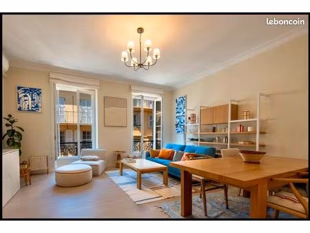 rue paradis  superbe 3 pièces  balcon