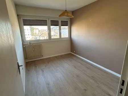 t2 a louer rue de la corvée à besançon