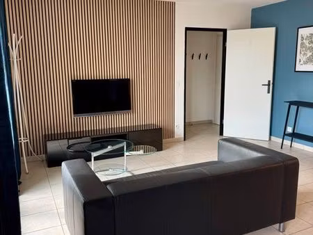 t3 meublé avec balcon et parking