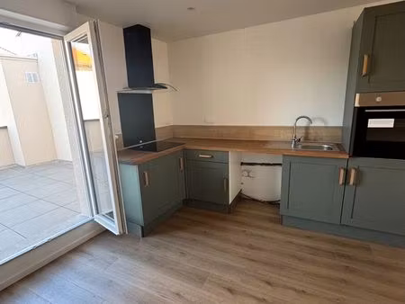 f3 100m2 neuf dans petite copro