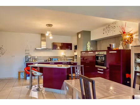 appartement t2 meublé 67 10 m² vendu loué à virignin avec jardin privatif 300 m²