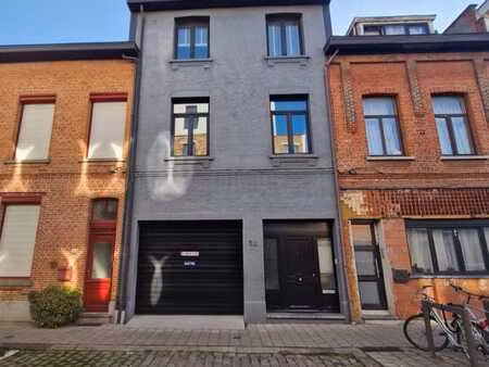 spacieuse maison avec beaucoup de lumière naturelle à merkse