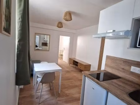 ? t2 meublé – centre historique loches (rue saint-ours)