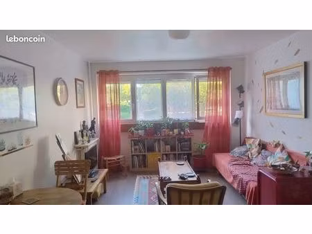 echange appartement 2 pièces rdc + parking rp 92260