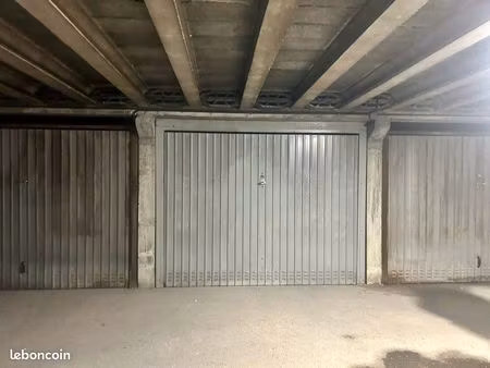 garage à louer centre-ville albertville