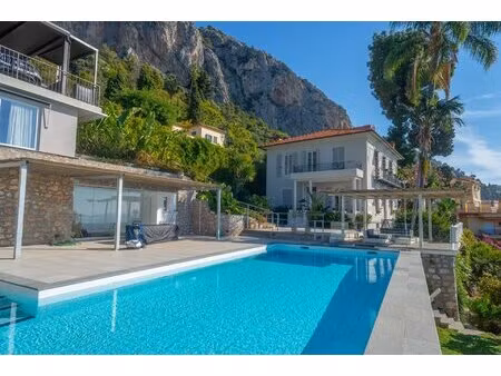 propriete' a menton garavan