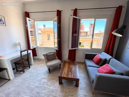 grand studio plein cv (place d'albertas)