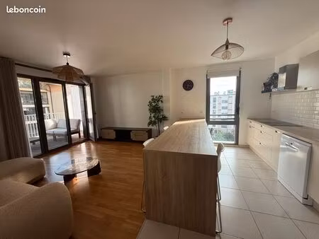 appartement t3 meublé standing - hypercentre annemasse - 3 min gare ceva  disponible de su