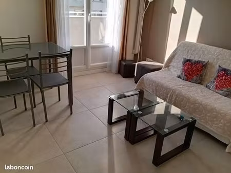 f3 meublé 50 m2  1 rue g. ferrié très bon état