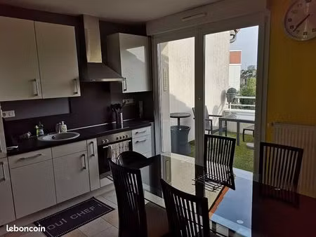 appartement f2 lumineux (terrasse et garage)