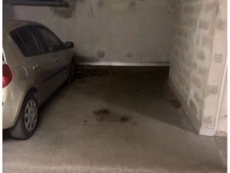 place de parking couverte