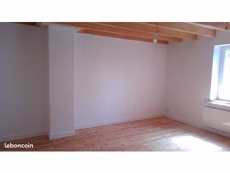 loue corps de ferme agréable et bien placé