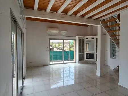 particulier loue f3 de 94 m2 au rdc de maison avec jardin