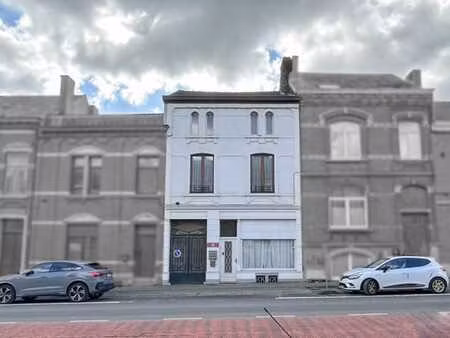 spacieuse maison 3 étages  5 ch  jardin