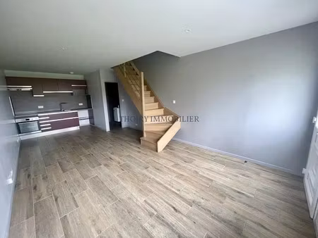 location maison 2 pièces 45 m² à thoiry (78770)  790 €