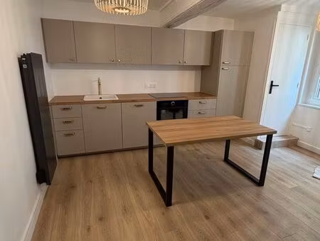 maison de village rénovée et meublée + cave