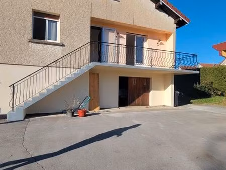 a louer un f3 pour une personne au calme et bien situé