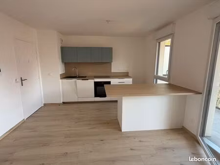 t2 la roche sur foron 48 m² + terrasse balcon 11 m² + box 16 m²