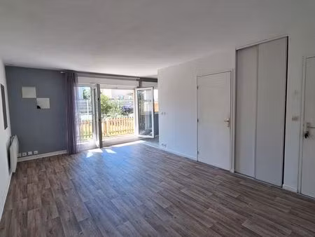 t1 vide proche stade nautique pessac