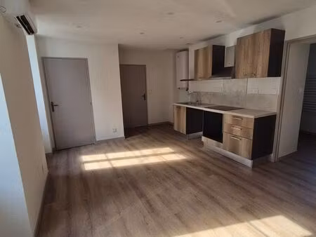 t2 de 29 m2 – entièrement rénové – centre ville ?