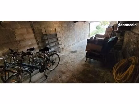 loue grand garage 30m2