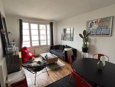 t2 meublé48m2-dernier étage-lumineux-proche centre et facs