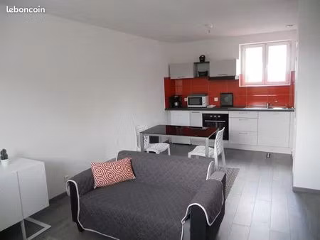 t2 hyper centre ville tout équipé