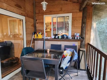 cabane perché  1 chambre  cuisine  salon  terrasse  sdb 