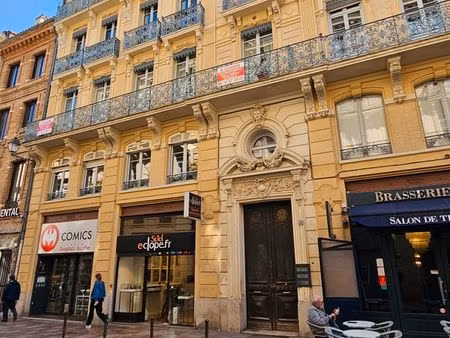 capitole appt ancien t5 de 165m2 ascenseur