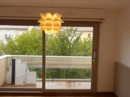 charmant calme t2 fourvière/st just avec balcon/terrasse