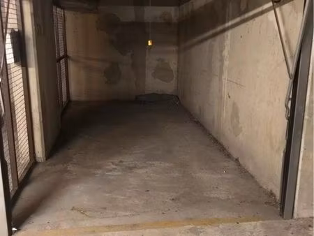 loue garage box fermer de 14m2