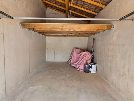 location garage/parking moto ou garde meuble