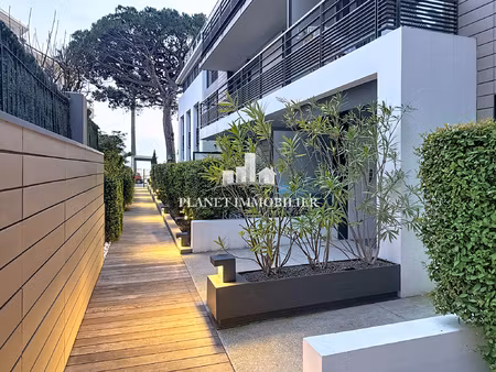 juan les pins garage front de mer