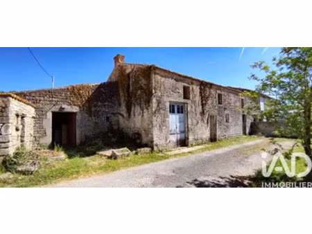 maison de village à saint-georges-de-longuepierre (17470)