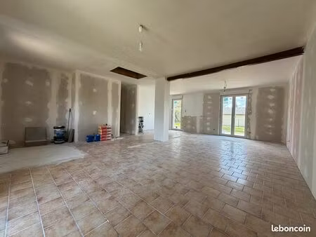 maison plein pied 3 chambres  1 garage  91 5 m2 rénovée intégralement + terrain 836m2