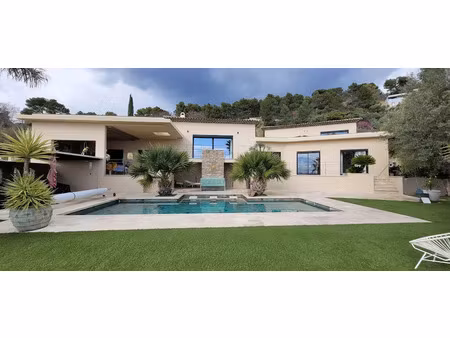 vente maison 7 pièces 220 m² à draguignan (83300)  1 190 000 €