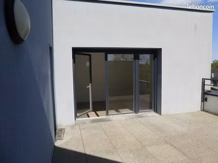 appartement t3 avec terrasse corps-nuds