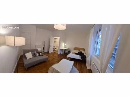 loue appartement meublé douillé proche centre et toutes commoditées - disponibible au 15/0
