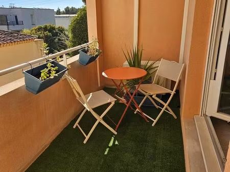 t2 meublé rénové 40m² + terrasse + garage + clim – ferrières