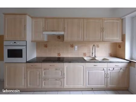 f3 avec balcon et garage