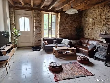 location maison de caractére à lusanger