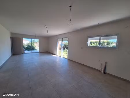 maison neuve 84 m² re2020 adaptée pmr + garage – terrain 500 m² située hors lotissement qu