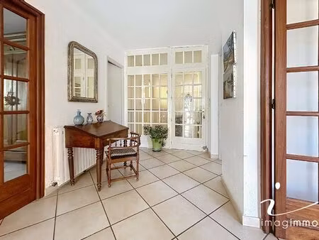 belle villa cossue avec jardin de 764 m² au centre de pignan  proche de montpellier