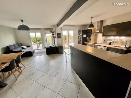 appartement • dardilly  centre • rez-de-jardin avec très grande terrasse et vue dégagée