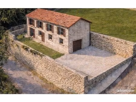 élégante maison familiale de 200 m² avec piscine et jardin sur deux niveaux neuve