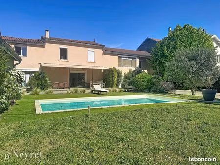 ferme 8 pièces 230 m²