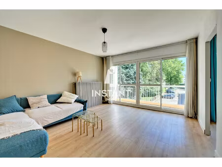 appartement t4  77m²  3 chambres  balcon  cave et parking